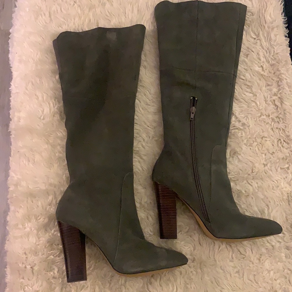 👢Cynthia Rowley Gray Suede Knee-High Boots